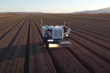 Cách mạng mới trong nông nghiệp, dùng robot tự hành để diệt cỏ, không hóa chất, không gây hại môi trường và sức khỏe con người