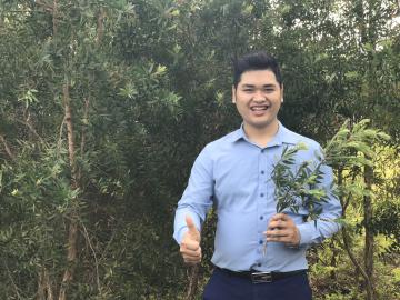 Chàng trai 25 tuổi kiếm tiền tỉ từ lá cây